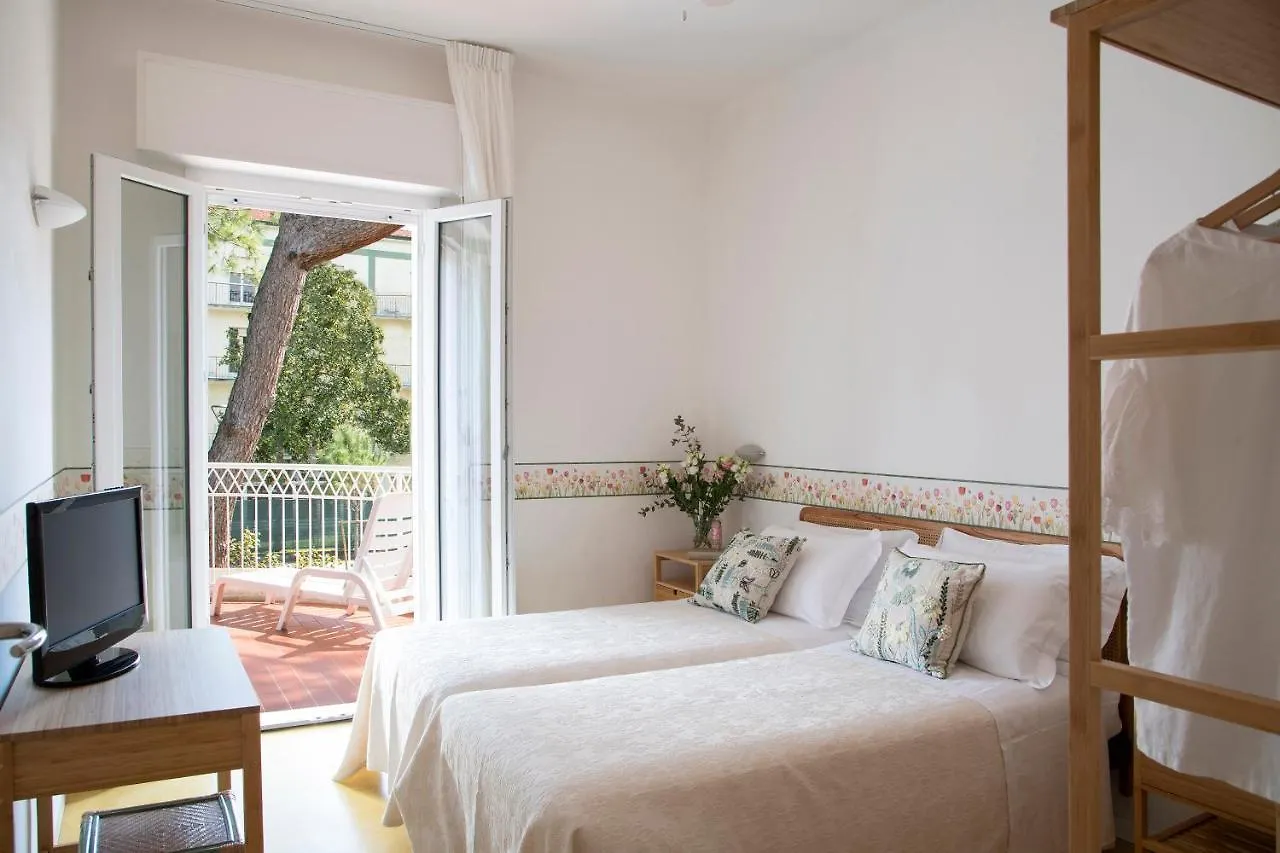 Villa Arizona Milano Marittima 3*,