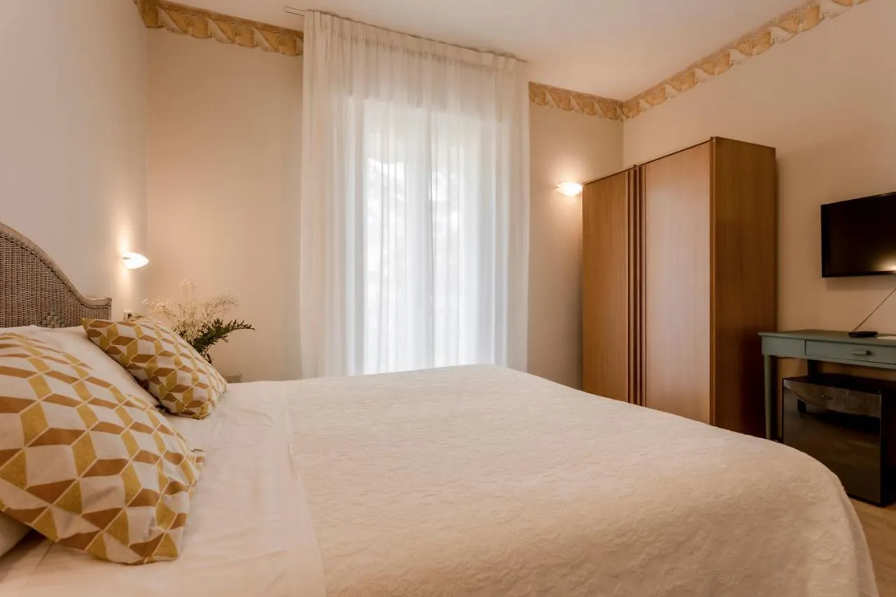 Villa Arizona Μιλάνο Μαριτίμα