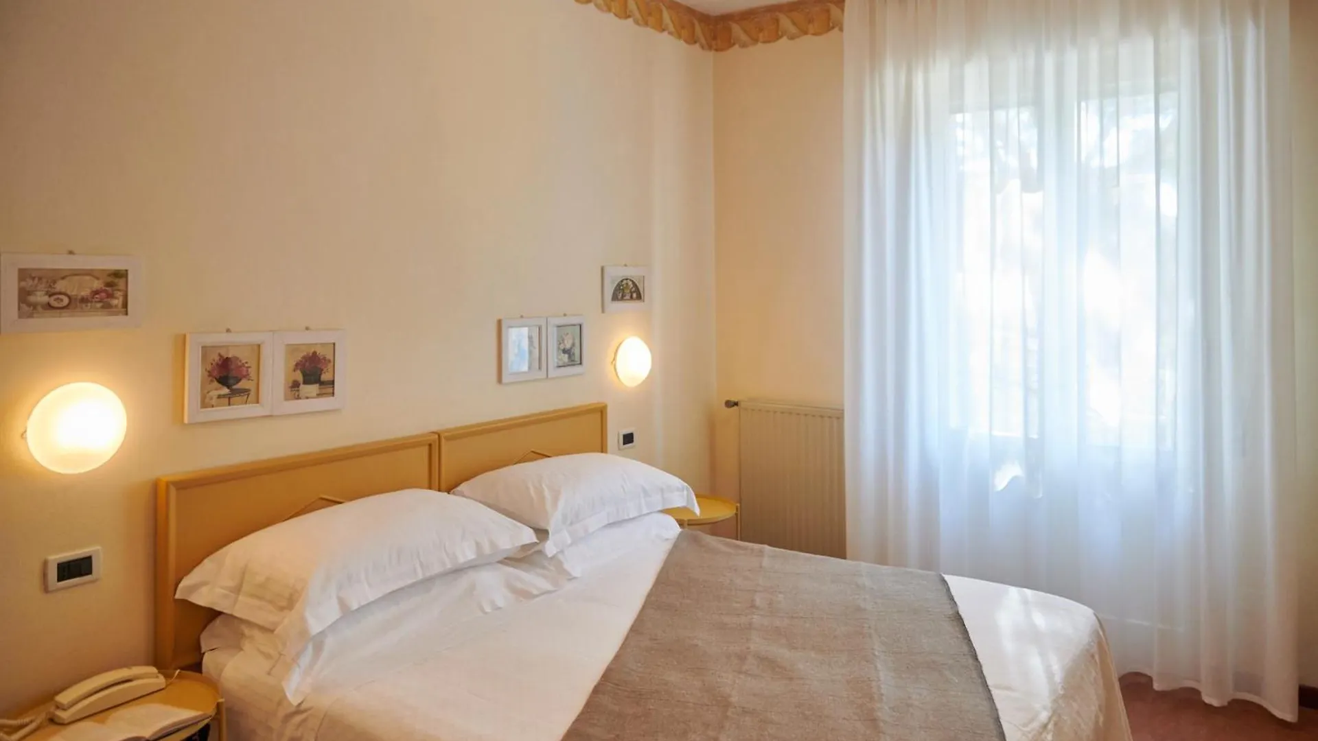 *** Hotel Villa Arizona Milano Marittima Italien
